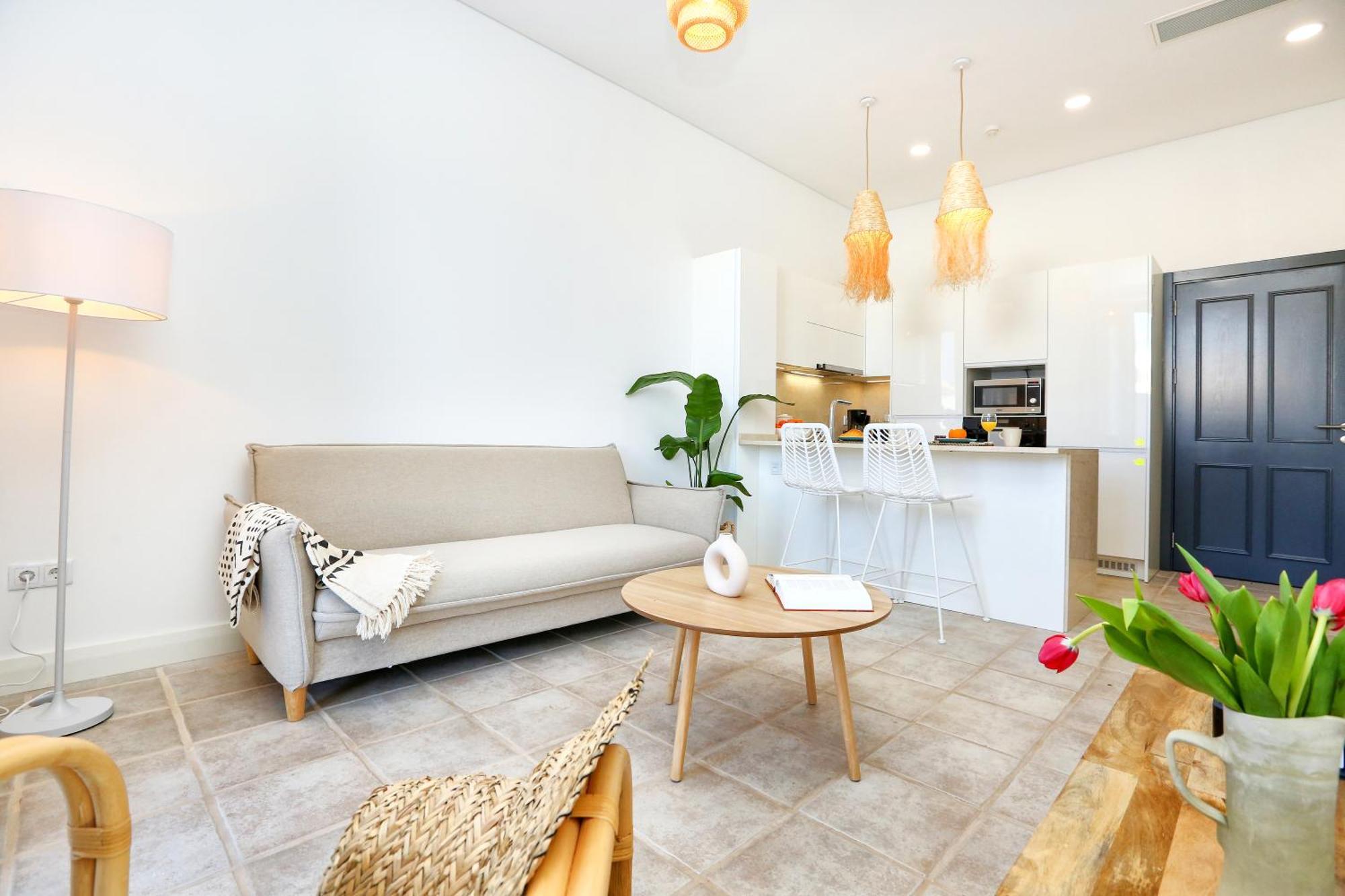 Hot Breeze Apartment 法鲁区 外观 照片